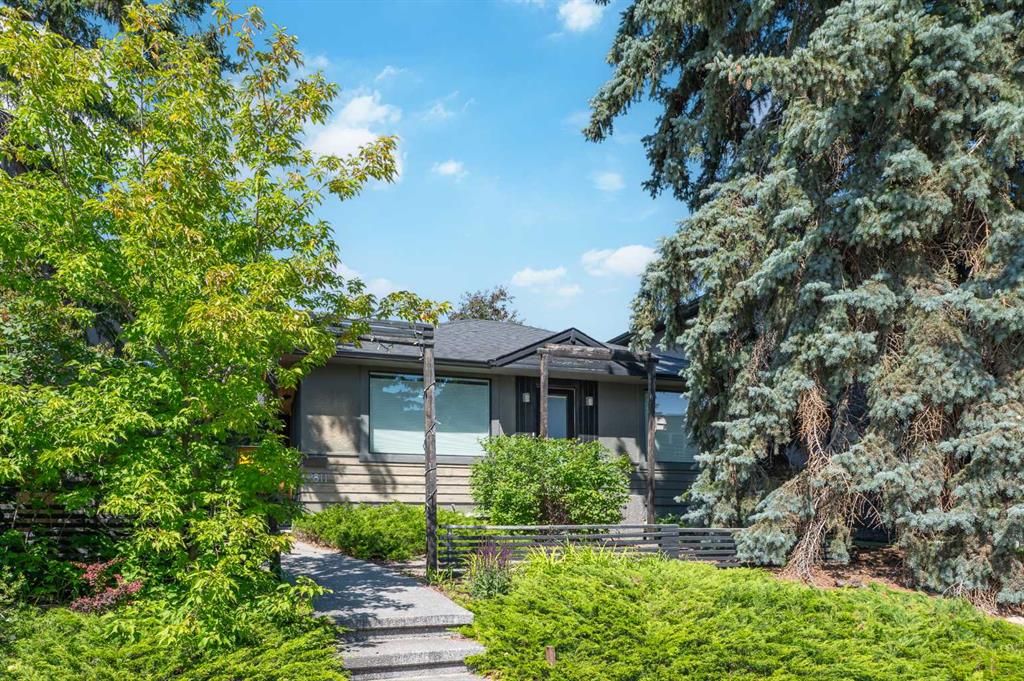 2811 25 Street SW, Calgary, Alberta, T3E 1Y1