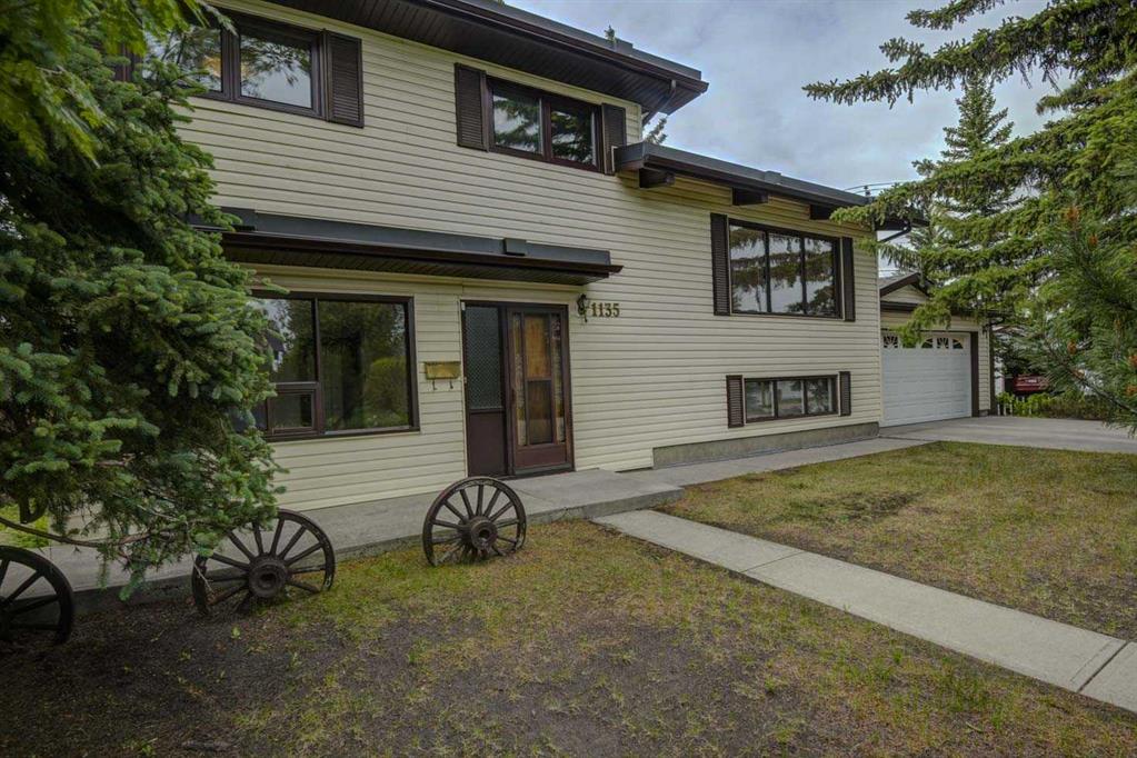 1135 Southglen Drive SW, Calgary, Alberta, T2W 0X2