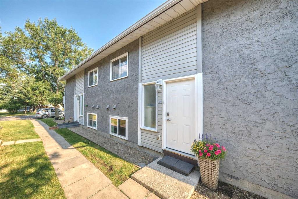 #C 109 Stanley Avenue, Okotoks, Alberta, T1S 1H8