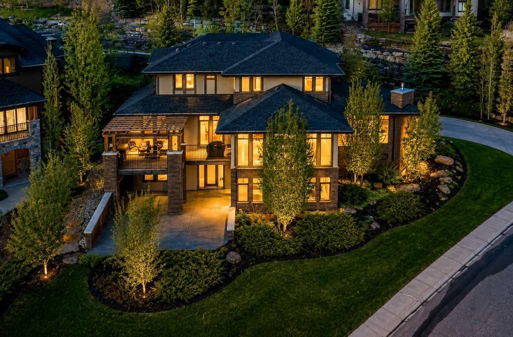 16 Spring Valley Way SW, Calgary, Alberta, T3H 5M1