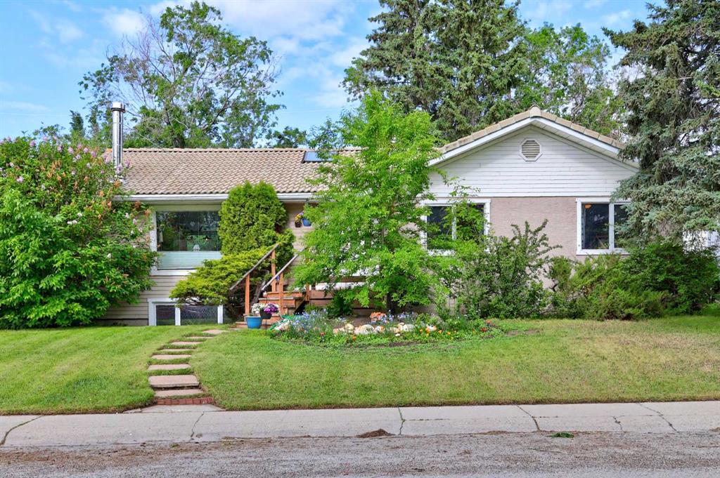 4911 43 Street SW, Calgary, Alberta, T3E 3R2