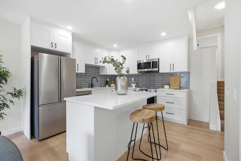1060 Ranchview Road NW, Calgary, Alberta, T3G 1R9