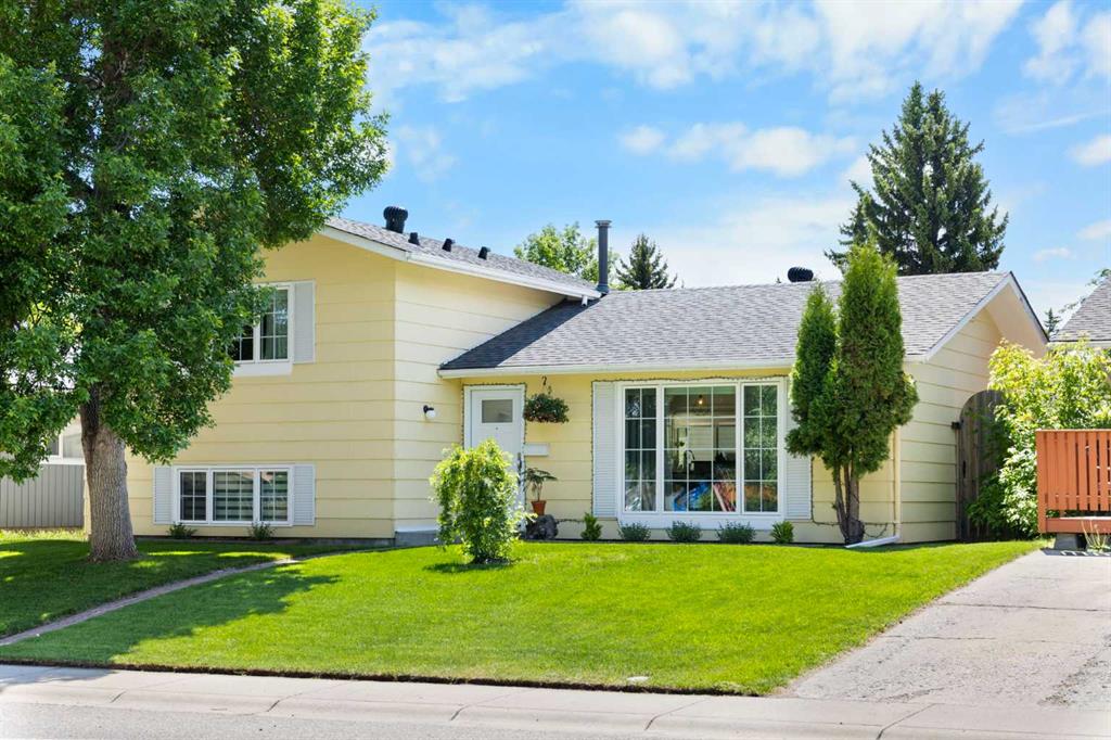 263 Midlawn Close, Calgary, Alberta, T2X 1A7