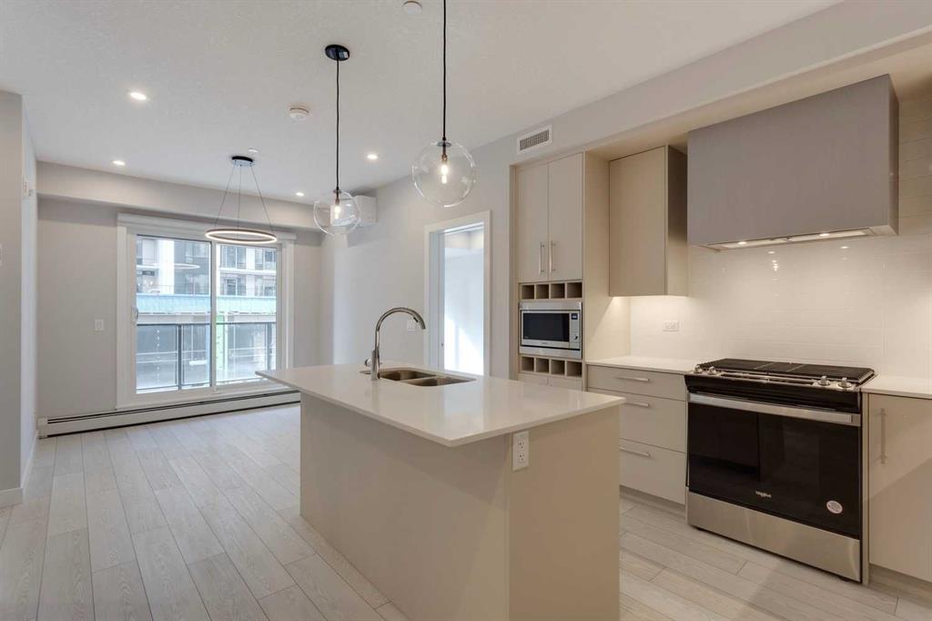 #206 8370 Broadcast Avenue SW, Calgary, Alberta, T3H 6L3