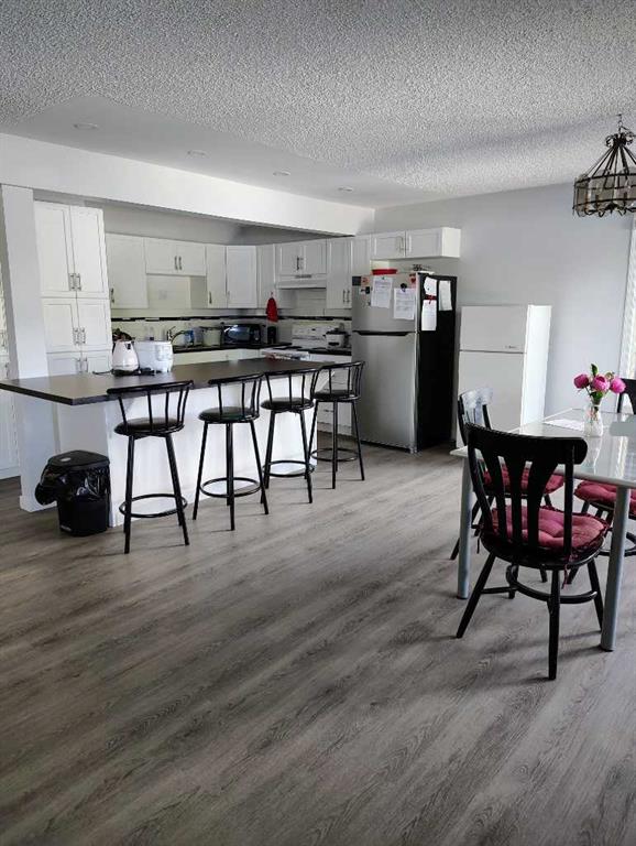 2457 22A Street NW, Calgary, Alberta, T2M 3X8