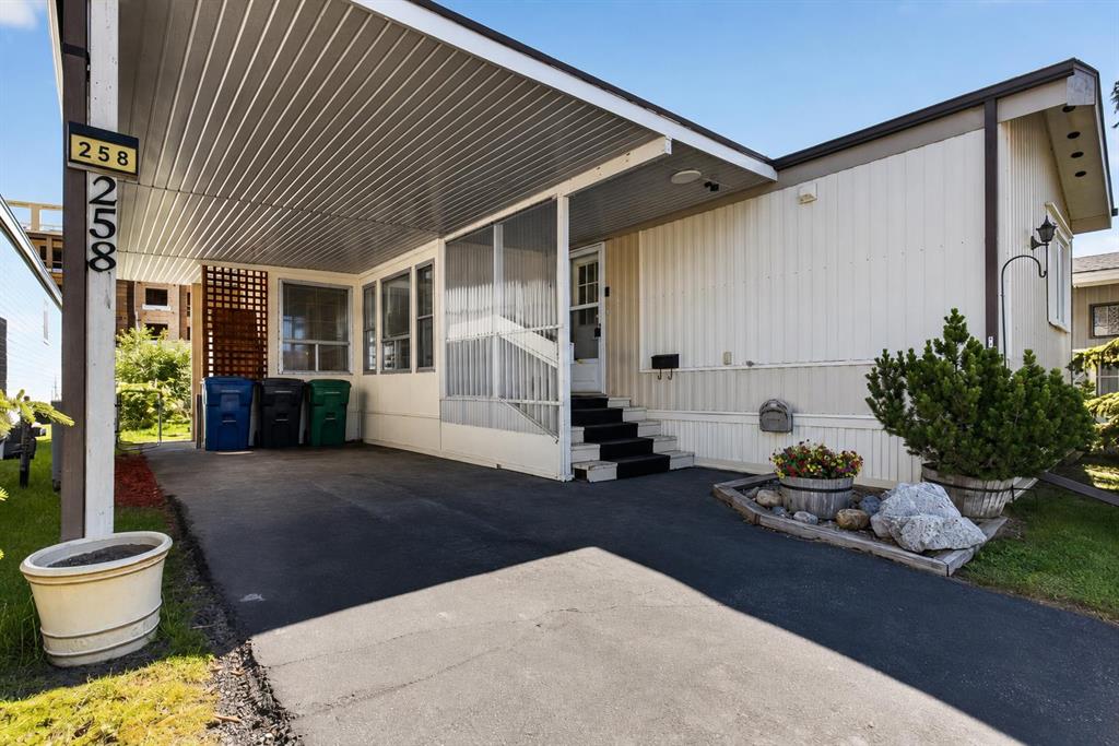 #258 99 Arbour Lake Road NW, Calgary, Alberta, T3G4E4