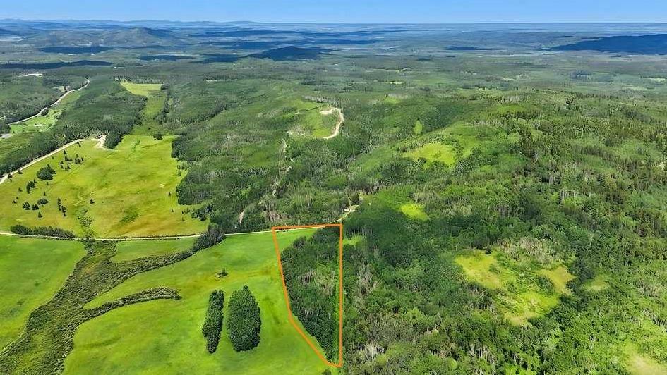 SW 20 22 4 W5M, Priddis, Alberta, T0L 0K0