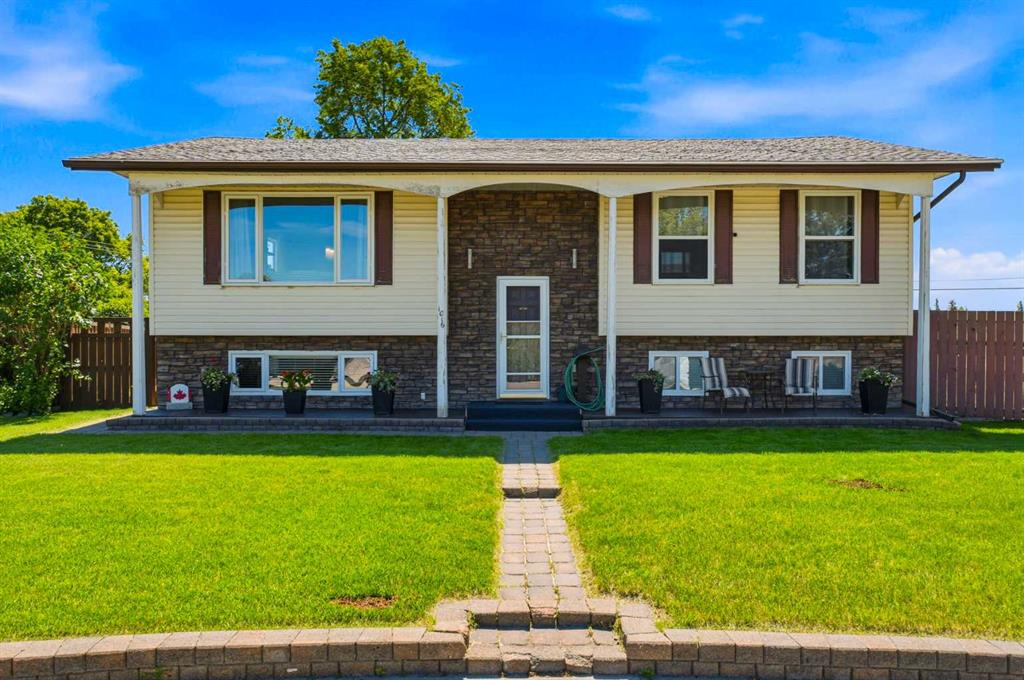 1016 Pensdale Crescent SE, Calgary, Alberta, T2A 2G1
