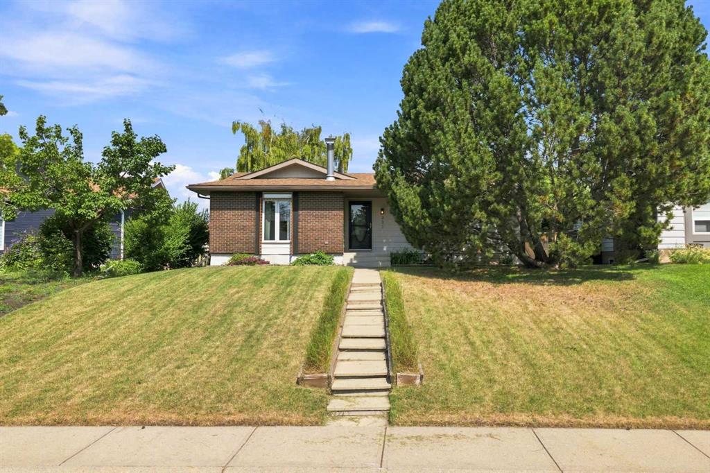 331 Queensland Circle SE, Calgary, Alberta, T2J 4E3