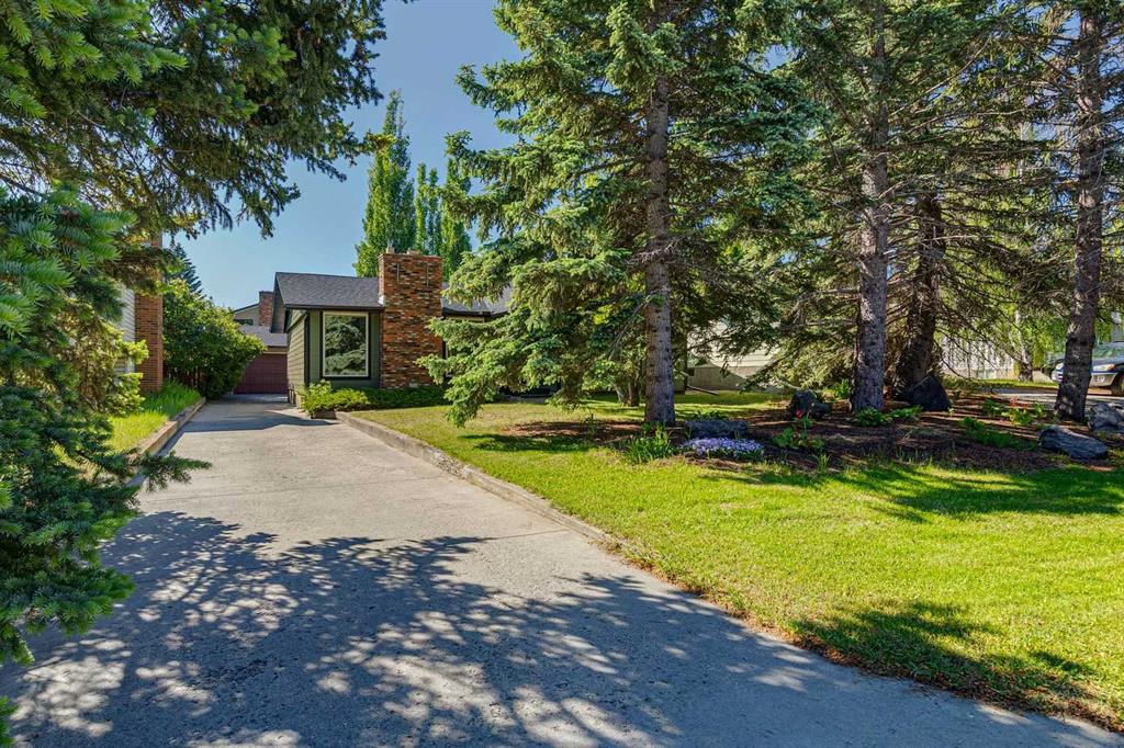10220 Brookpark Boulevard SW, Calgary, Alberta, T2W 2P7
