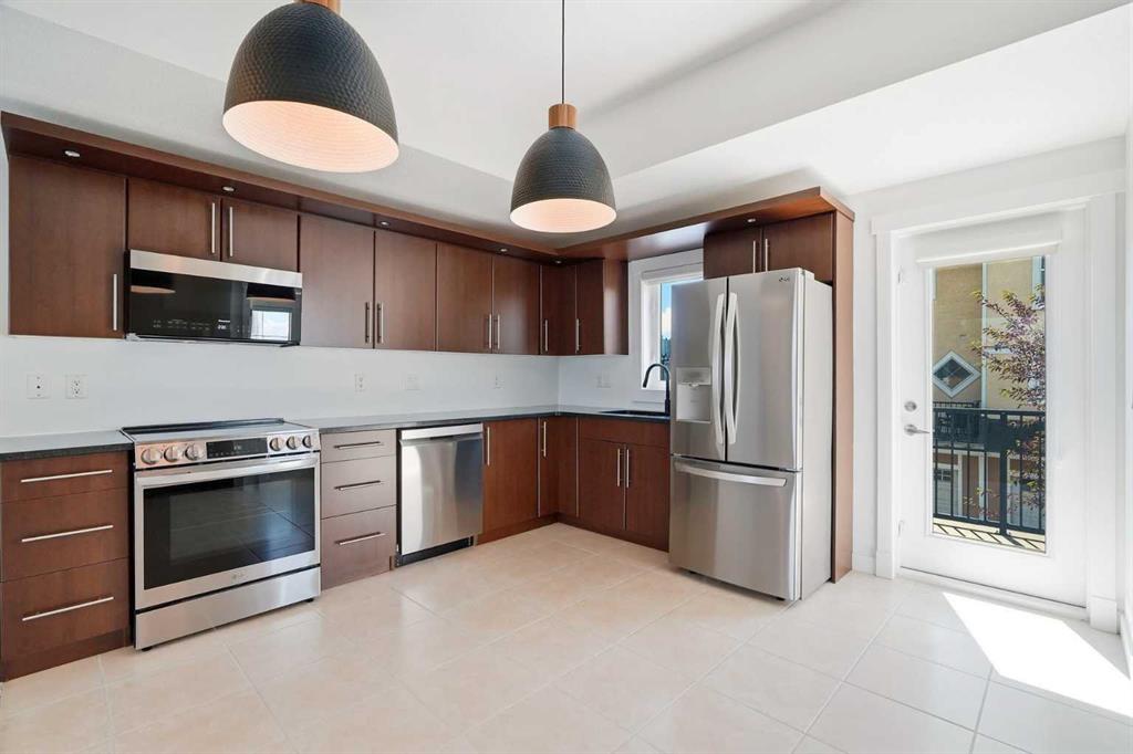 122 west springs Road SW, Calgary, Alberta, T3H 5W2