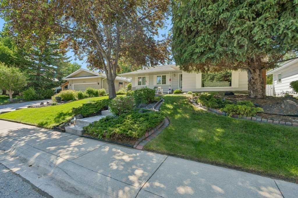 12224 Lake Waterton Way SE, Calgary, Alberta, T2J 2M4