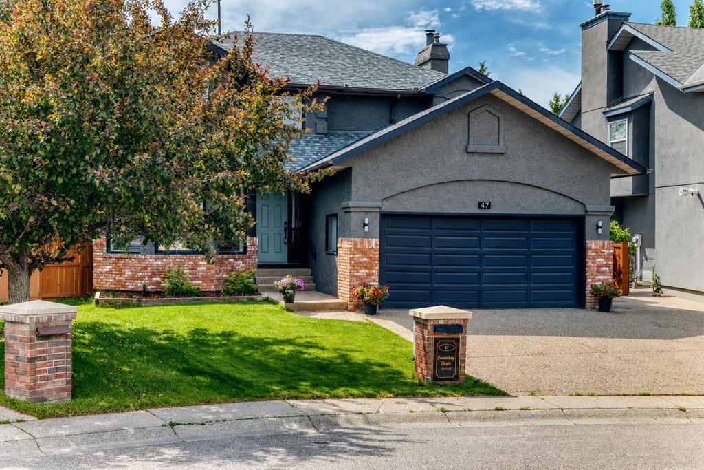 47 Canterbury Court SW, Calgary, Alberta, T2W 6C2