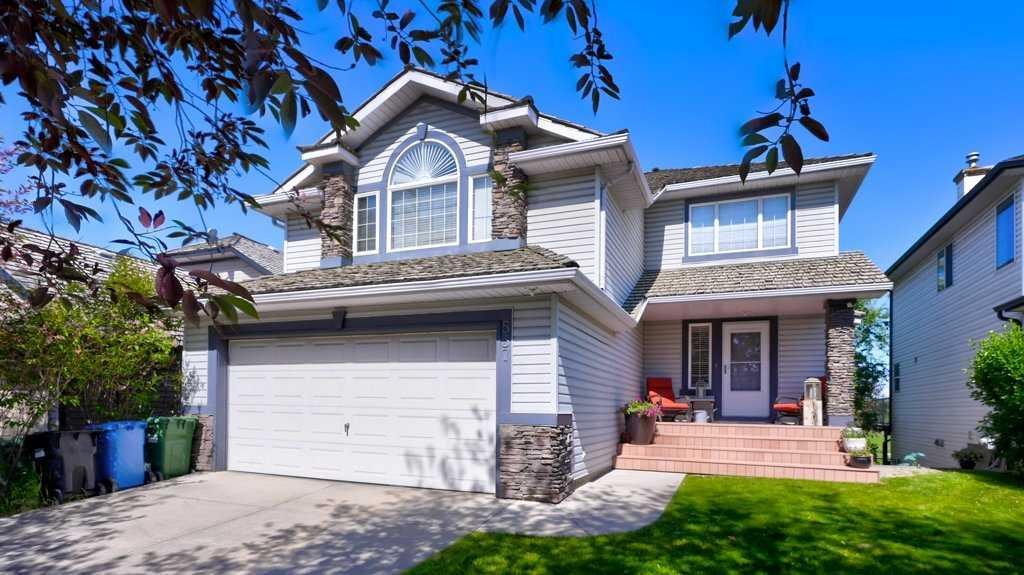 537 Douglas Glen Point SE, Calgary, Alberta, T2Z 3P9