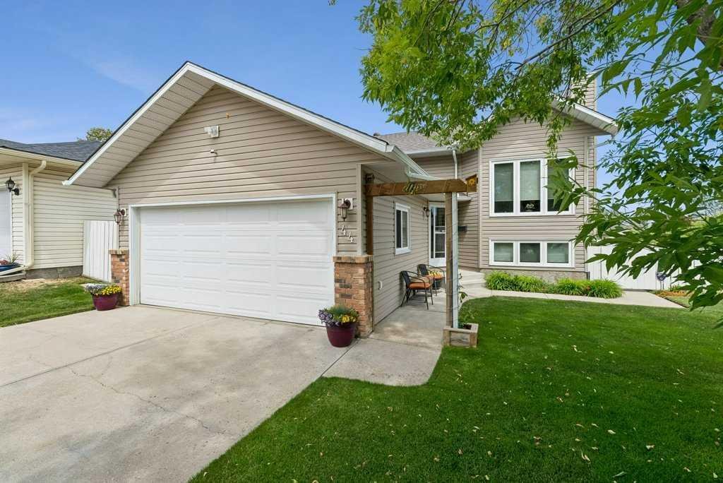 44 Macewan Ridge Gate NW, Calgary, Alberta, T3K 3W2
