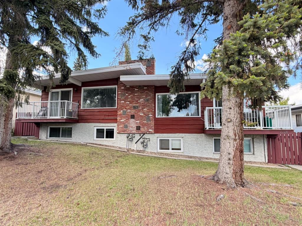 11131 Sacramento Drive SW, Calgary, Alberta, T2W 0J5