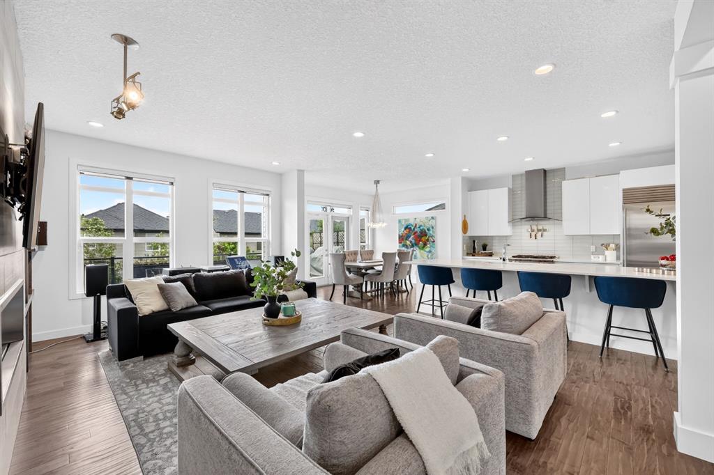 60 Tremblant Terrace SW, Calgary, Alberta, T3H0B9
