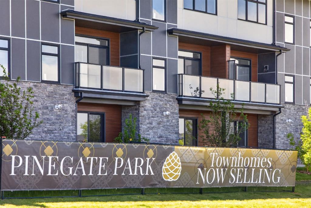30 Creekside Villas SW, Calgary, Alberta, T1T1Z1