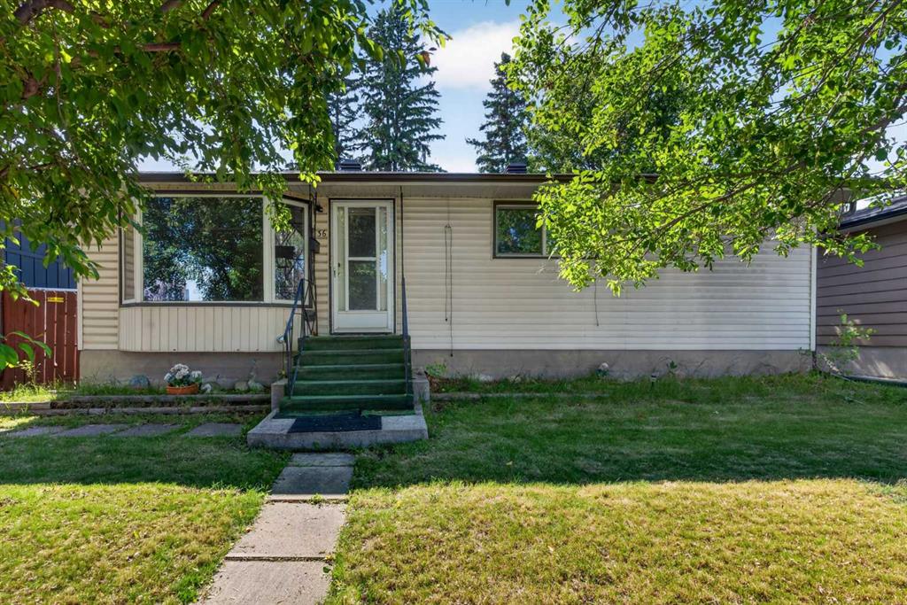 36 Hazelwood Crescent SW, Calgary, Alberta, T2V 3B9