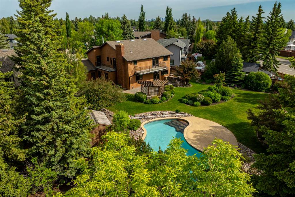 168 Canterville Drive SW, Calgary, Alberta, T2W3X2