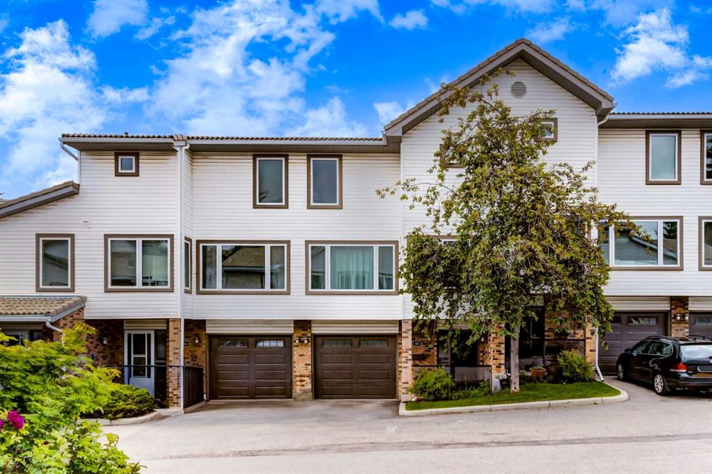 88 Coachway Gardens SW, Calgary, Alberta, T3H 2V9