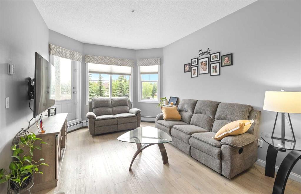 #220 8 Prestwick Pond Terrace SE, Calgary, Alberta, T2Z 4P3