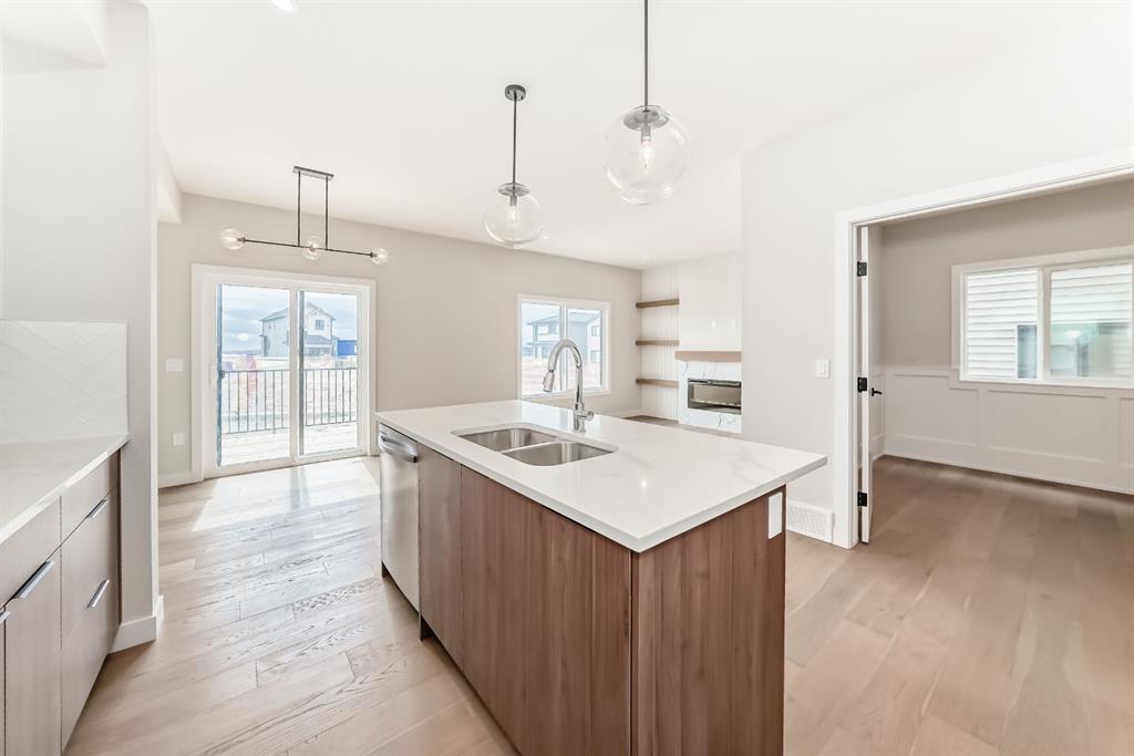 4 Heritage Mews, Cochrane, Alberta, T4C2J8