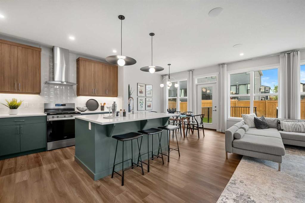 181 Mitchell Road NW, Calgary, Alberta, T3R 2G8
