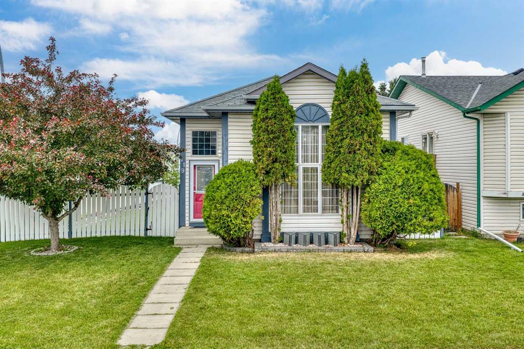 119 Applemont Close SE, Calgary, Alberta, T2A 7S3