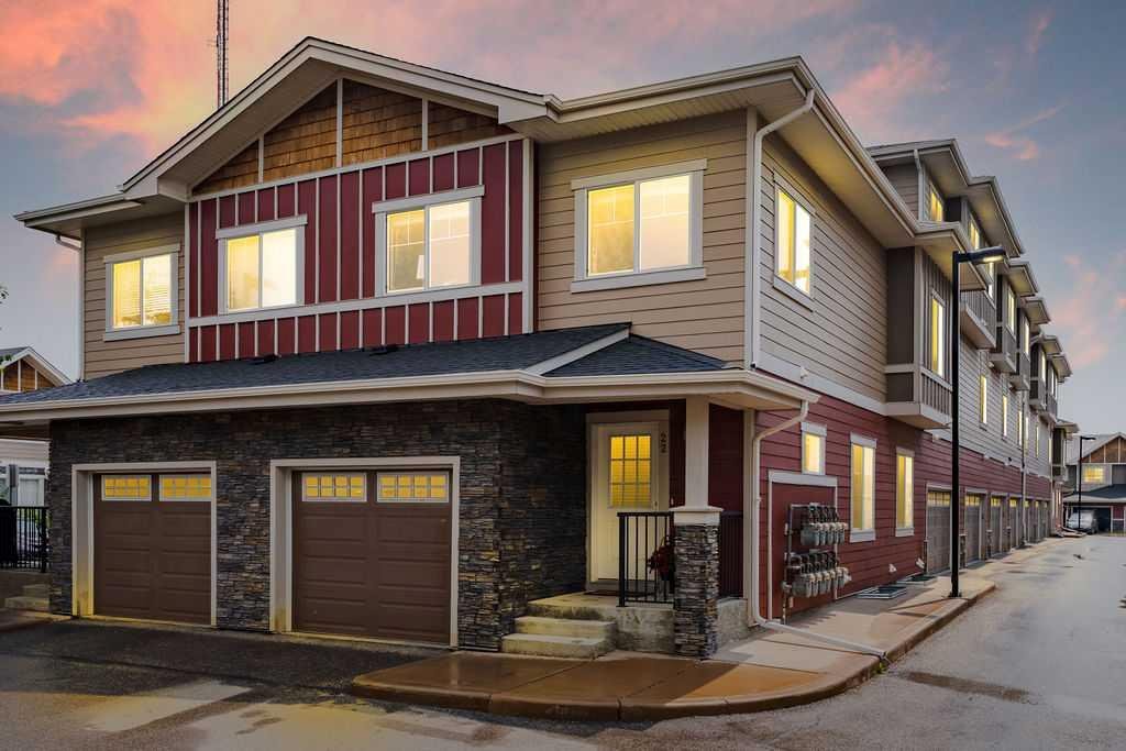 22 West Coach Manor SW, Calgary, Alberta, T3H 1R7