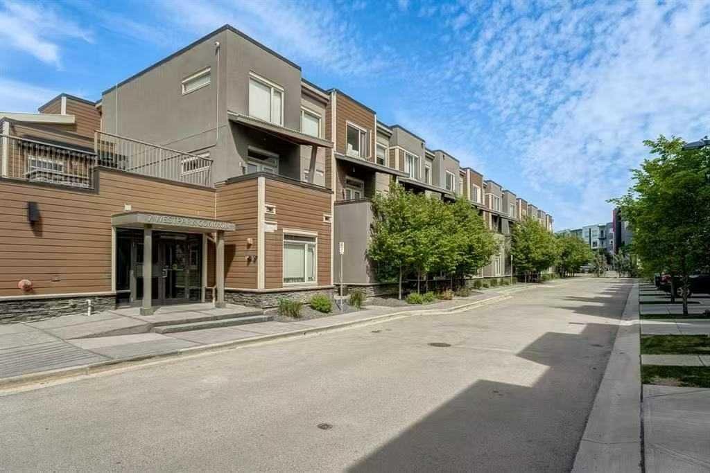 #216 10 Westpark Link SW, Calgary, Alberta, T3H 0Y5