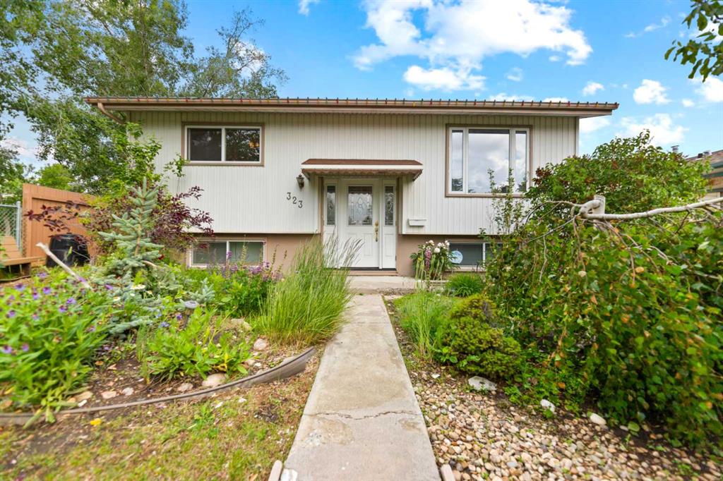 323 maddock Crescent NE, Calgary, Alberta, T2A 3W7