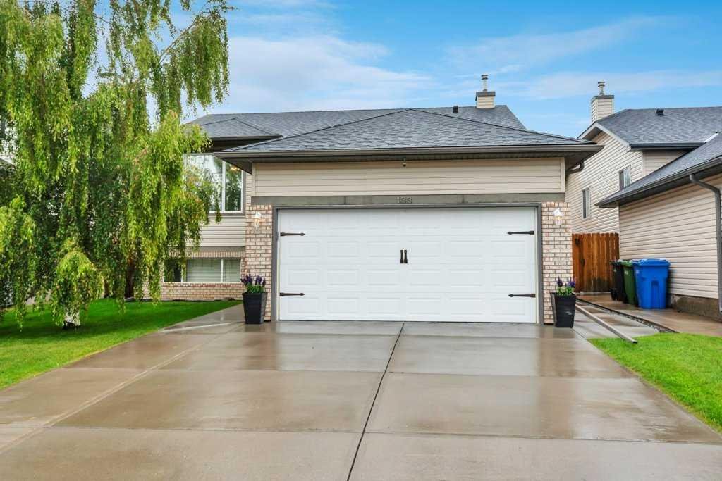 133 Oakmere Point, Chestermere, Alberta, T1X 1M8