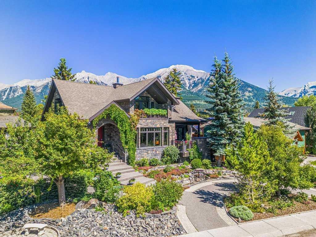 930 9 Street S, Canmore, Alberta, T1W 1Z8