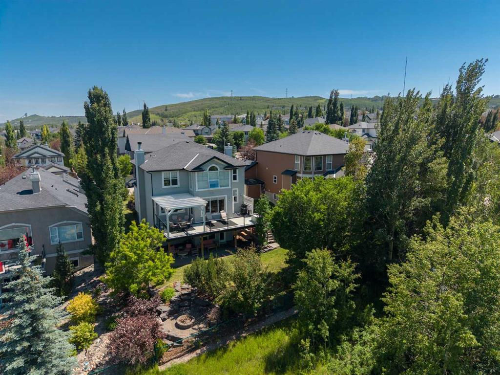 124 Valley Creek Crescent NW, Calgary, Alberta, T3B 5V3