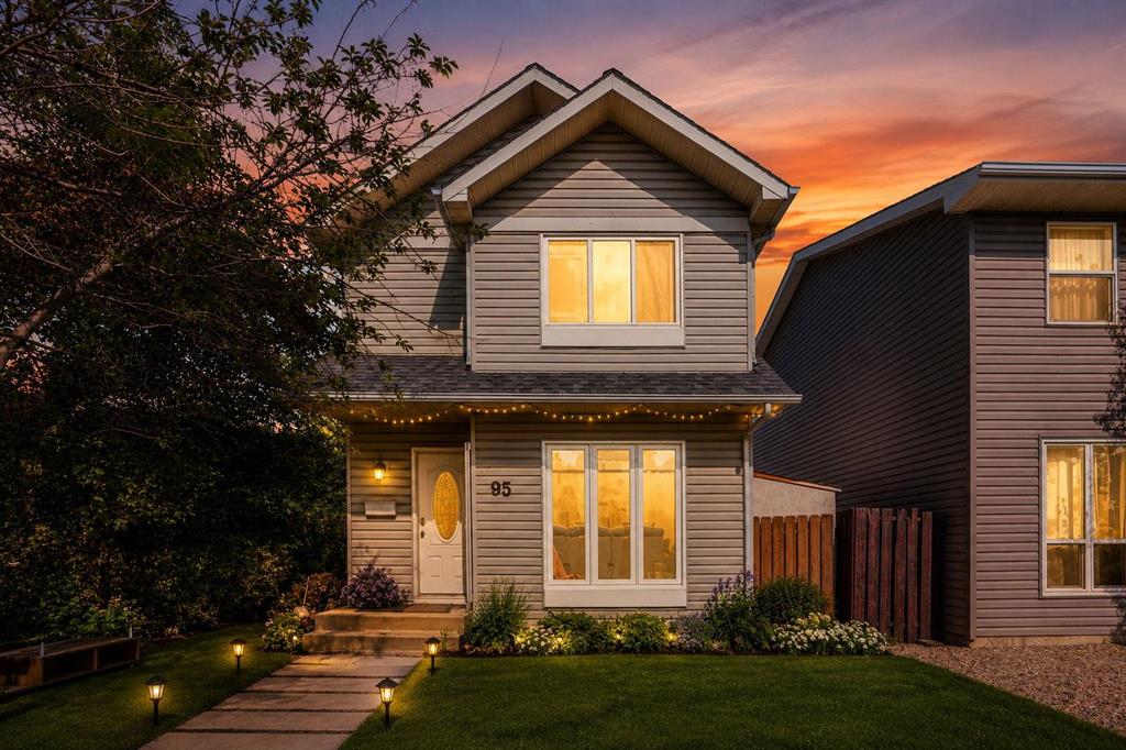 95 Castlegreen Close NE, Calgary, Alberta, T3J 1Y6