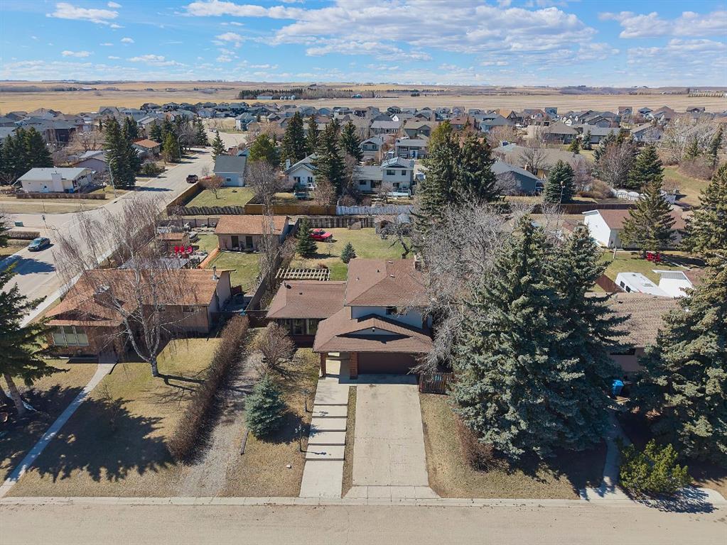 677 Wallace Drive, Carstairs, Alberta, T0M0N0