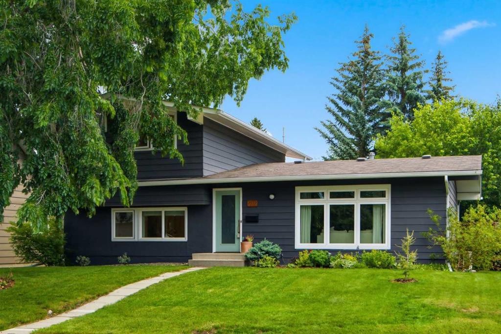 12412 Lake Christina Road SE, Calgary, Alberta, T2J 3R8