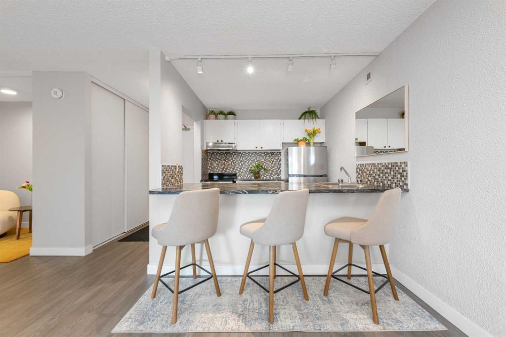 #2003 221 6 Avenue SE, Calgary, Alberta, T2G 4Z9
