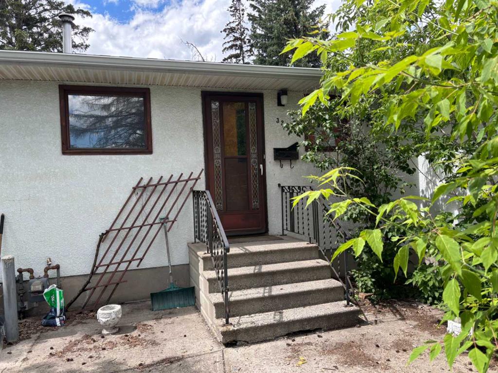 3207 Castle Road NW, Calgary, Alberta, T2M4K6