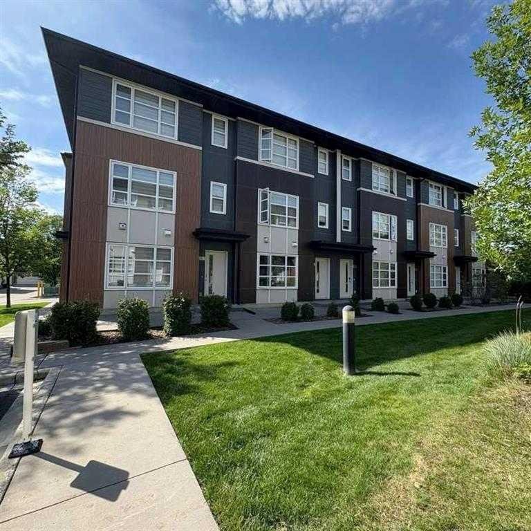 202 EVANSRIDGE Park NW, Calgary, Alberta, T3P0N7