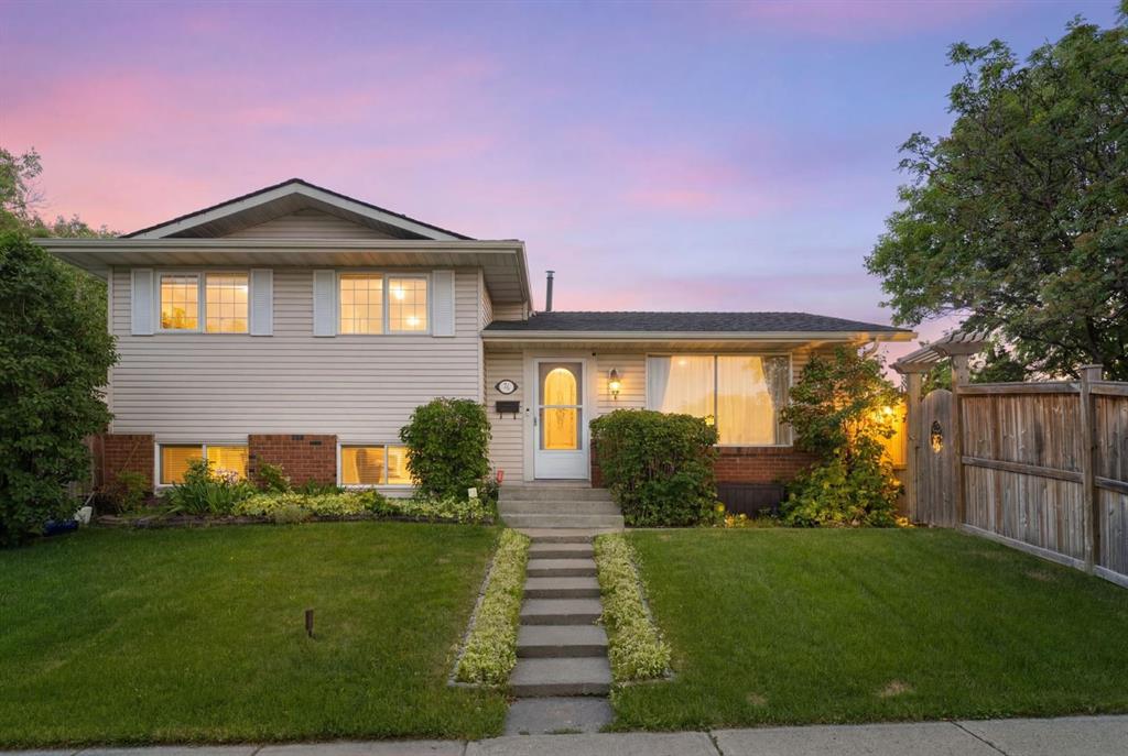 76 Pinebrook Close NE, Calgary, Alberta, T1Y 3X5