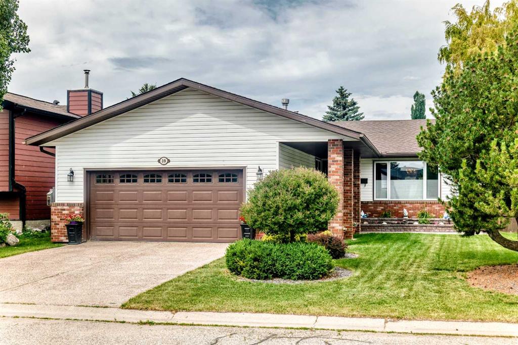 39 Deer Run Place SE, Calgary, Alberta, T2J 5R2