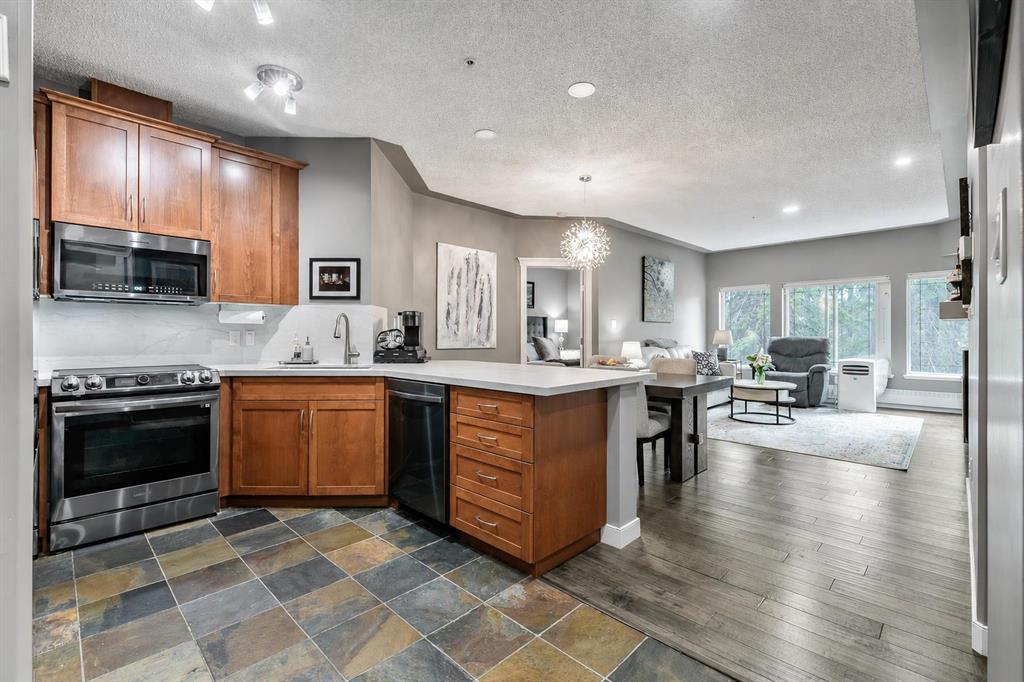 #233 20 Discovery Ridge Close SW, Calgary, Alberta, T3H 5X4