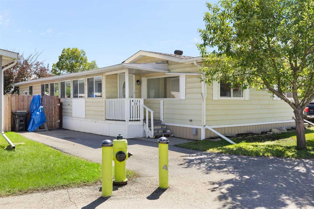 #10 9090 24 Street SE, Calgary, Alberta, T2C 2H4