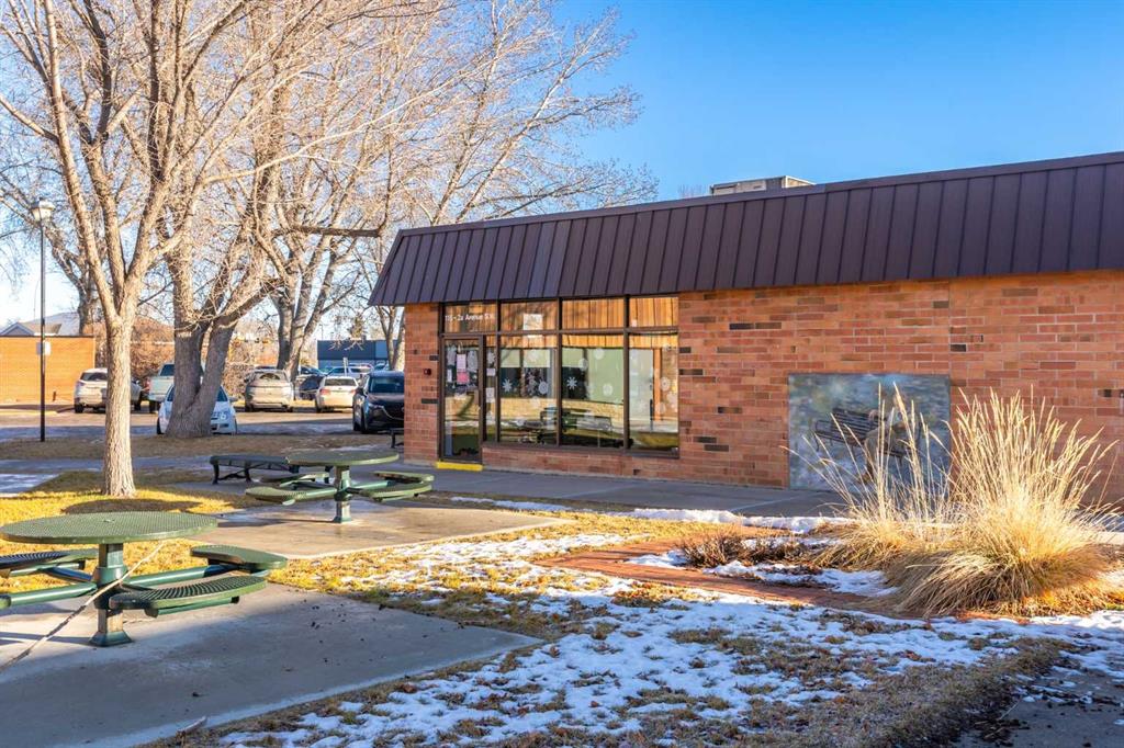 121 1 Street SW, High River, Alberta, T1V 1M3