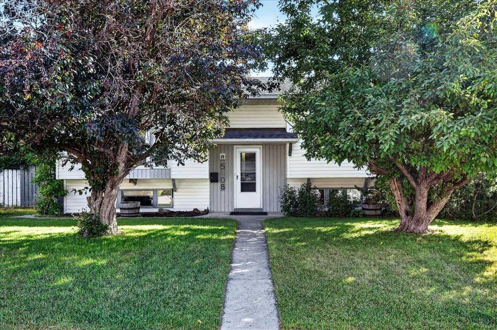 5408 Ladbrooke Drive SW, Calgary, Alberta, T3E 5X8