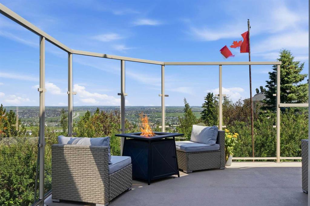 131 Edgebrook Circle NW, Calgary, Alberta, T3A5A4