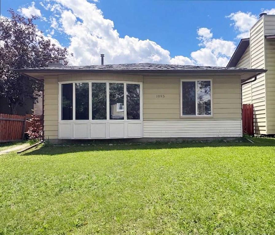 1095 Berkley Drive NW, Calgary, Alberta, T3K 1S6