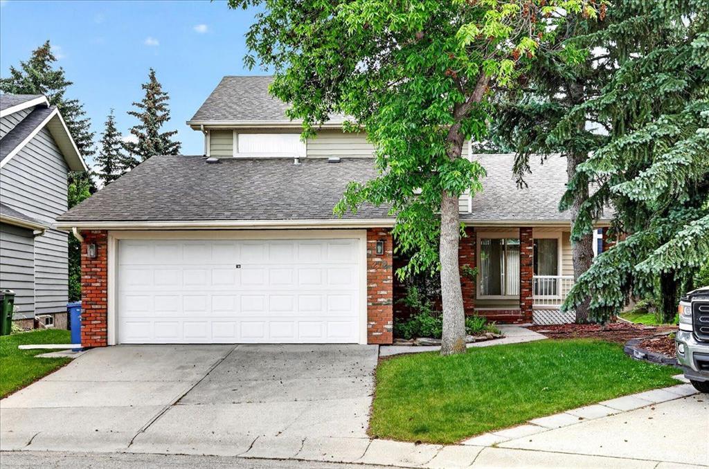 212 Stravanan Bay SW, Calgary, Alberta, T3H 1H4